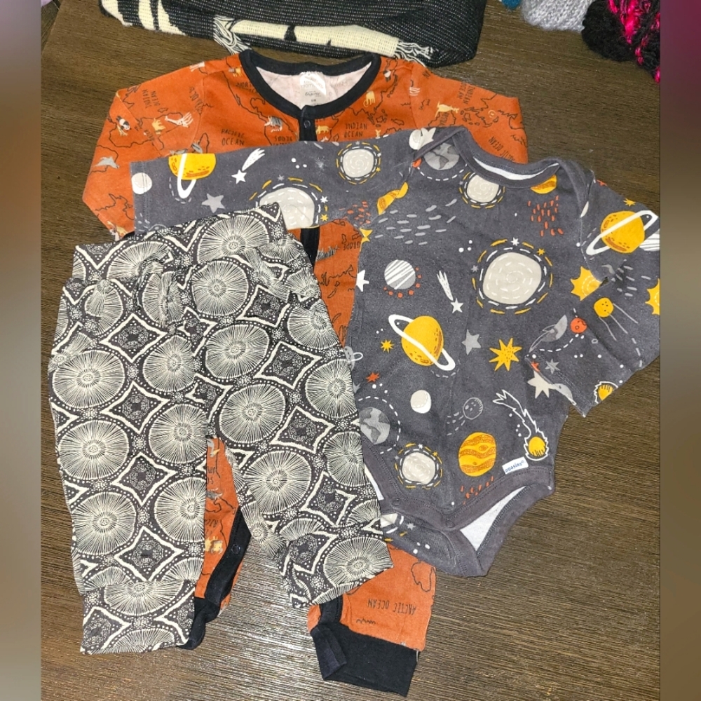 Gerber & kate quinn 12 month baby clothing.